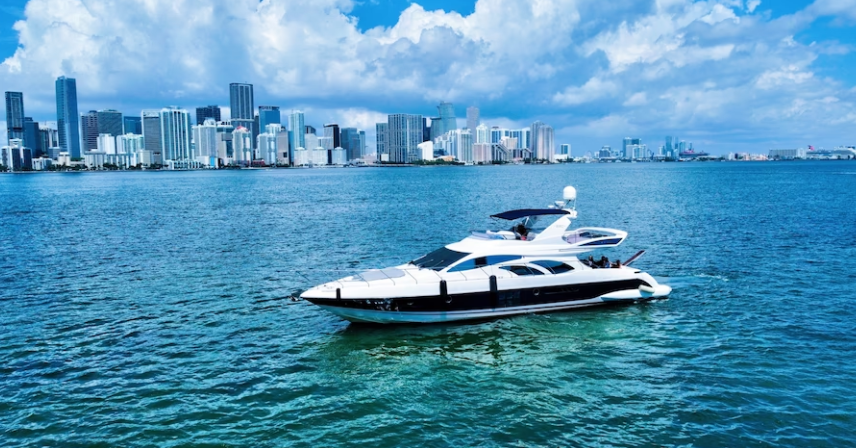 renting-yacht-in-miami